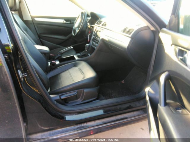 Photo 4 VIN: 1VWBP7A37CC058497 - VOLKSWAGEN PASSAT 