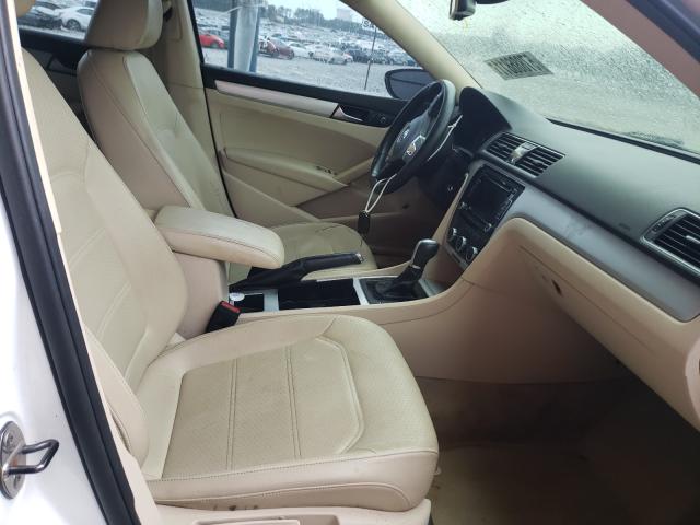 Photo 4 VIN: 1VWBP7A37CC061111 - VOLKSWAGEN PASSAT SE 