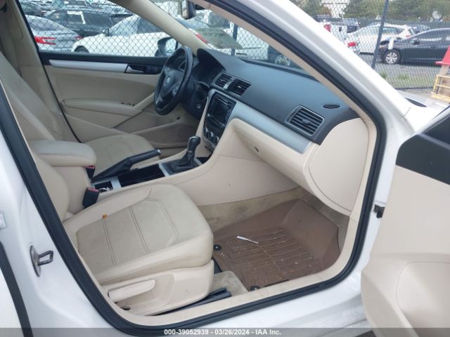 Photo 4 VIN: 1VWBP7A37CC069984 - VOLKSWAGEN PASSAT 