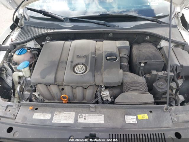 Photo 9 VIN: 1VWBP7A37CC069984 - VOLKSWAGEN PASSAT 