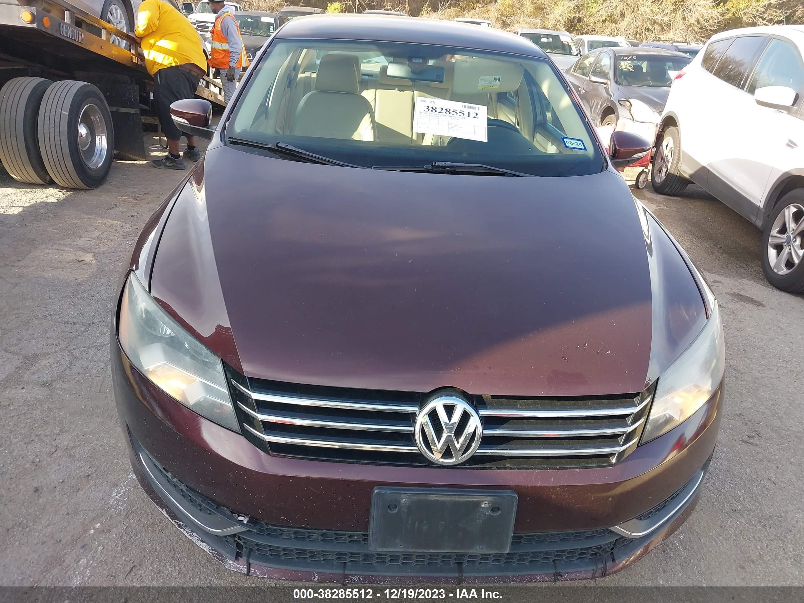 Photo 5 VIN: 1VWBP7A37CC097428 - VOLKSWAGEN PASSAT 