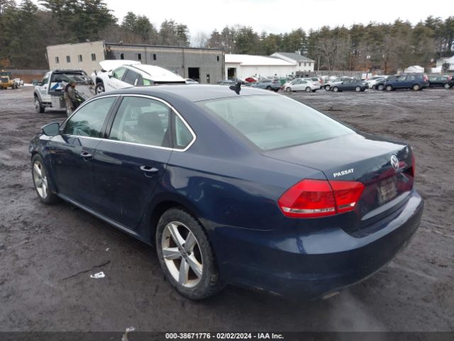 Photo 2 VIN: 1VWBP7A37CC100361 - VOLKSWAGEN PASSAT 