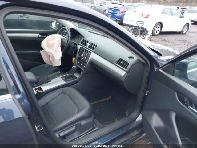 Photo 4 VIN: 1VWBP7A37CC100361 - VOLKSWAGEN PASSAT 