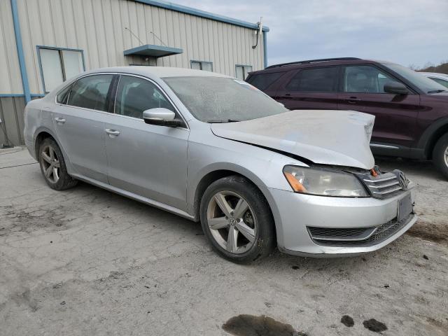 Photo 3 VIN: 1VWBP7A37DC095745 - VOLKSWAGEN PASSAT SE 