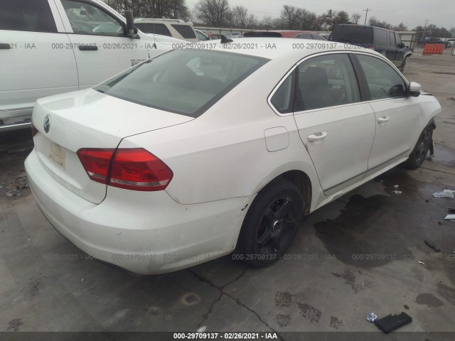 Photo 3 VIN: 1VWBP7A37DC112690 - VOLKSWAGEN PASSAT 