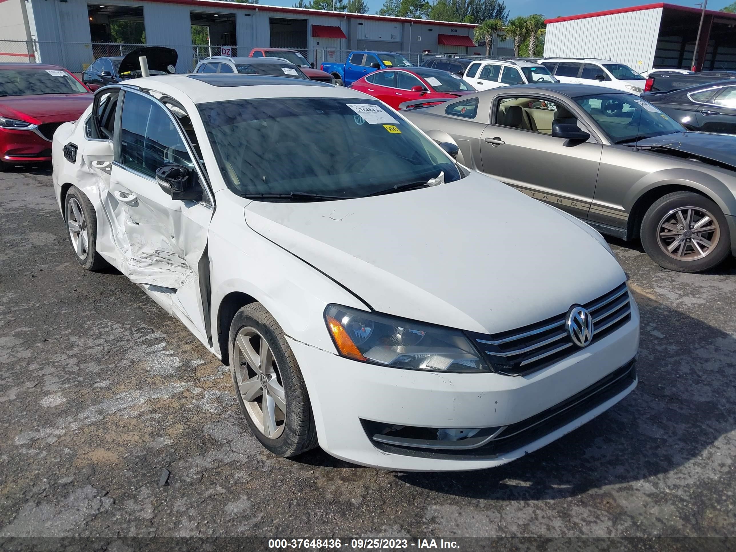 Photo 0 VIN: 1VWBP7A37DC145527 - VOLKSWAGEN PASSAT 