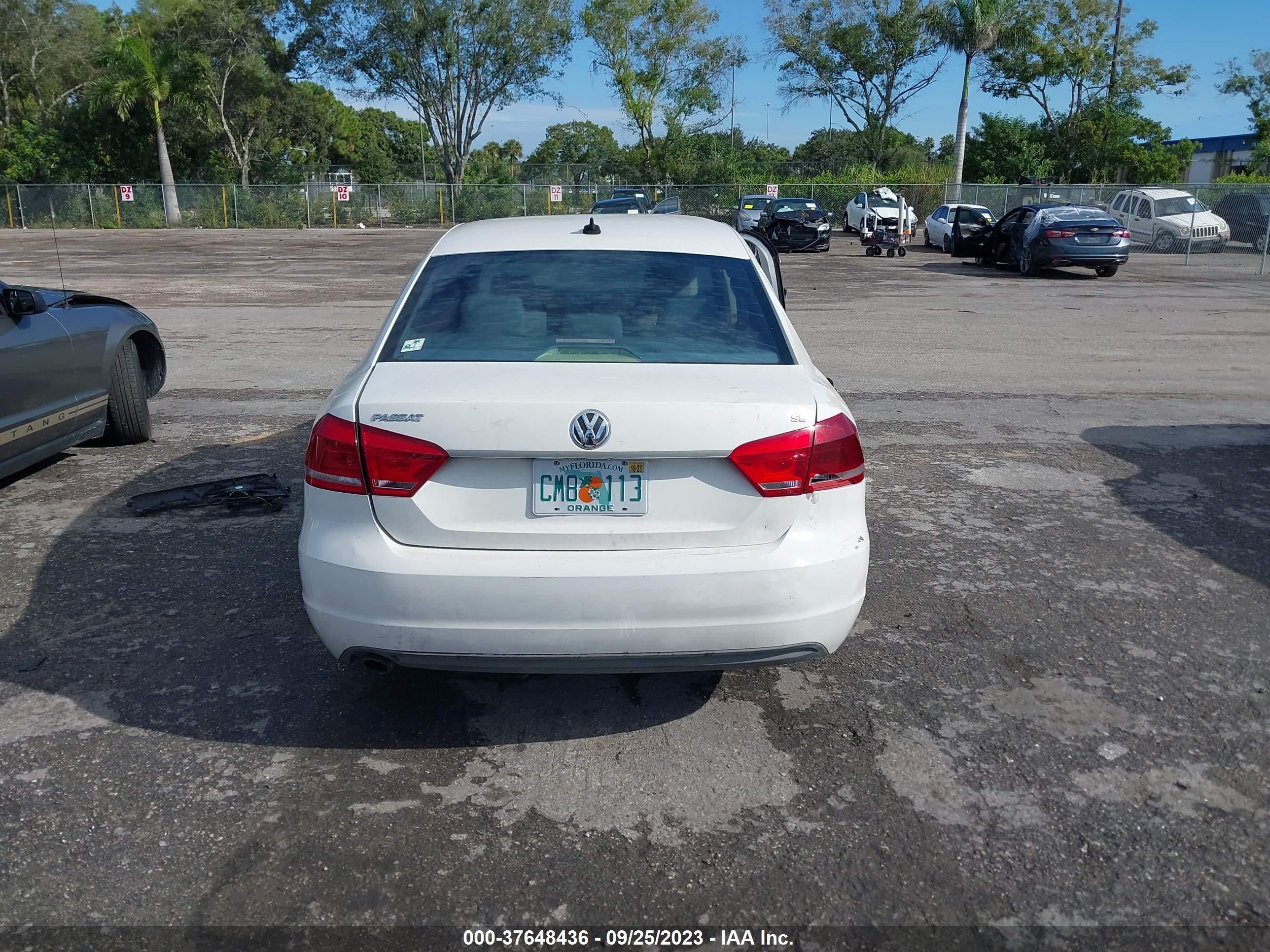 Photo 14 VIN: 1VWBP7A37DC145527 - VOLKSWAGEN PASSAT 