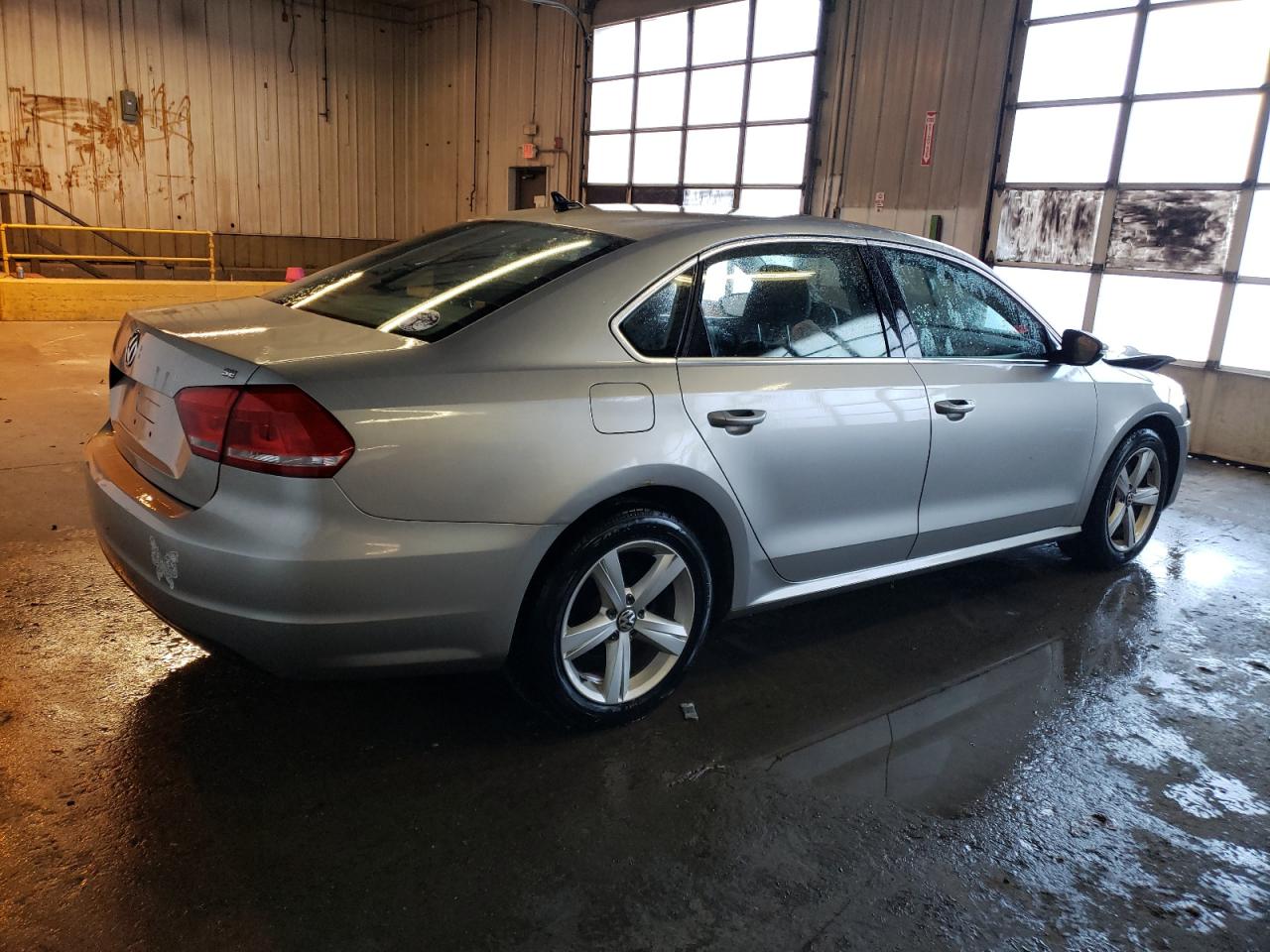 Photo 2 VIN: 1VWBP7A38CC017716 - VOLKSWAGEN PASSAT 