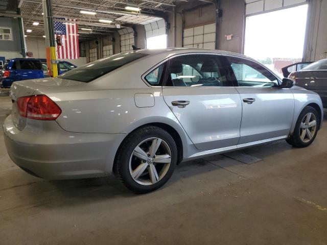 Photo 2 VIN: 1VWBP7A38CC037772 - VOLKSWAGEN PASSAT 