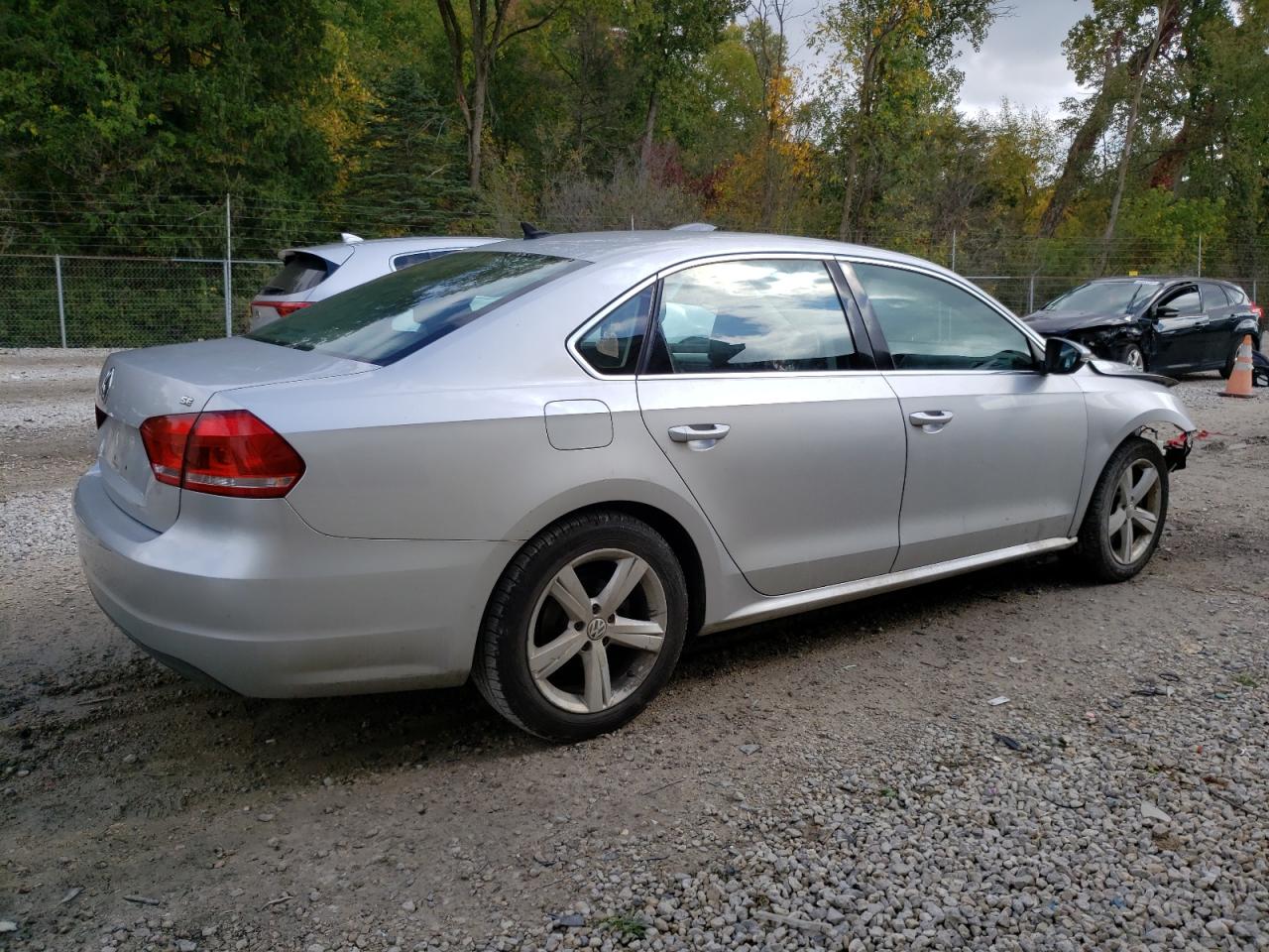 Photo 2 VIN: 1VWBP7A38CC043961 - VOLKSWAGEN PASSAT 