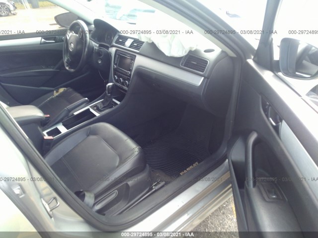 Photo 4 VIN: 1VWBP7A38CC045550 - VOLKSWAGEN PASSAT 