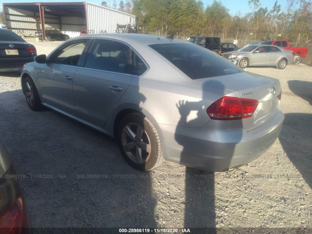 Photo 2 VIN: 1VWBP7A38CC081223 - VOLKSWAGEN PASSAT 