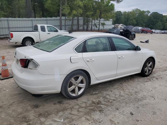 Photo 2 VIN: 1VWBP7A38DC049843 - VOLKSWAGEN PASSAT 