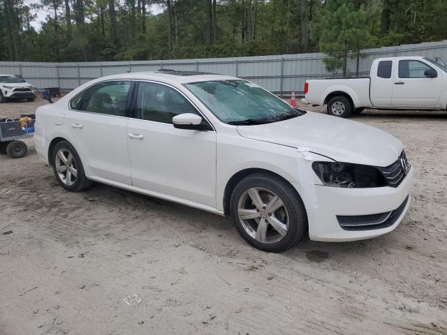 Photo 3 VIN: 1VWBP7A38DC049843 - VOLKSWAGEN PASSAT 