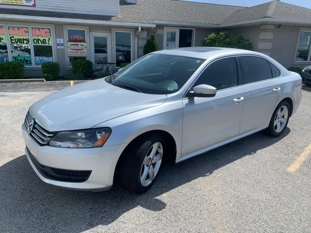 Photo 2 VIN: 1VWBP7A38DC097990 - VOLKSWAGEN PASSAT 