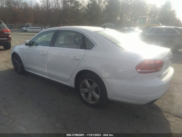 Photo 2 VIN: 1VWBP7A38DC102475 - VOLKSWAGEN PASSAT 