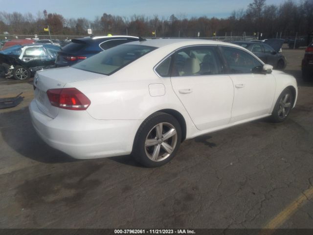 Photo 3 VIN: 1VWBP7A38DC102475 - VOLKSWAGEN PASSAT 