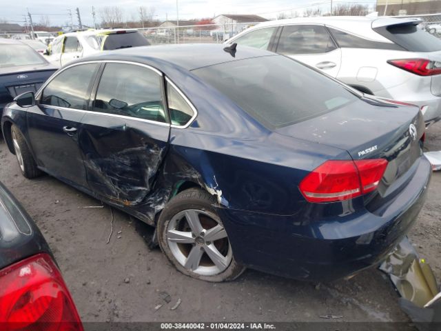 Photo 2 VIN: 1VWBP7A39CC047887 - VOLKSWAGEN PASSAT 