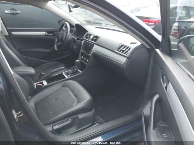 Photo 4 VIN: 1VWBP7A39CC047887 - VOLKSWAGEN PASSAT 