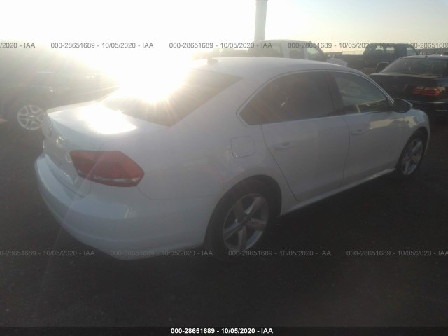 Photo 3 VIN: 1VWBP7A39CC066715 - VOLKSWAGEN PASSAT 