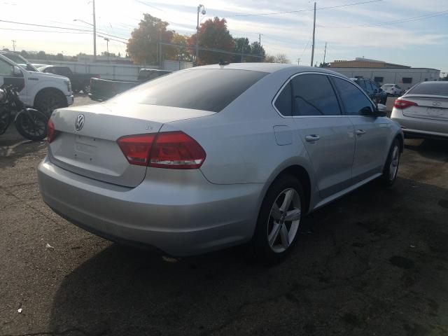 Photo 3 VIN: 1VWBP7A39CC070313 - VOLKSWAGEN PASSAT SE 