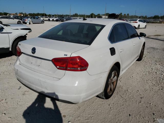 Photo 2 VIN: 1VWBP7A39CC089993 - VOLKSWAGEN PASSAT 