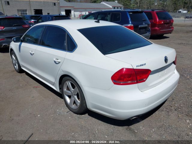 Photo 2 VIN: 1VWBP7A39DC091213 - VOLKSWAGEN PASSAT 