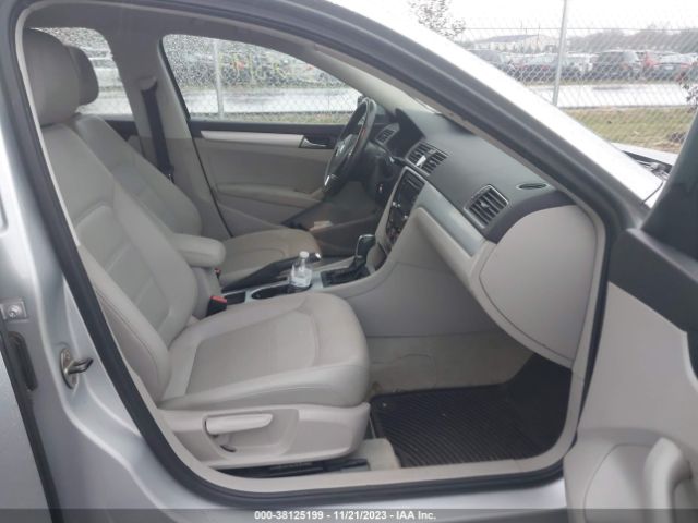 Photo 4 VIN: 1VWBP7A39DC122847 - VOLKSWAGEN PASSAT 