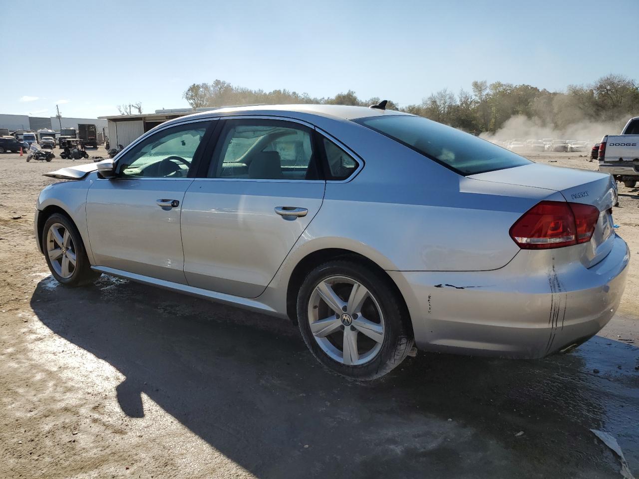 Photo 1 VIN: 1VWBP7A39DC128258 - VOLKSWAGEN PASSAT 