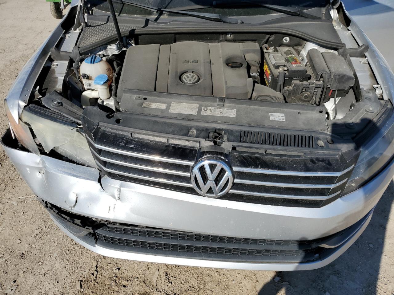 Photo 10 VIN: 1VWBP7A39DC128258 - VOLKSWAGEN PASSAT 