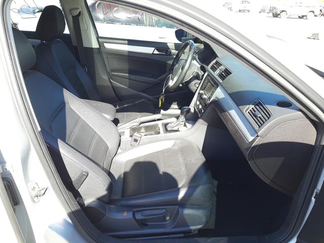 Photo 4 VIN: 1VWBP7A3XCC007656 - VOLKSWAGEN PASSAT SE 