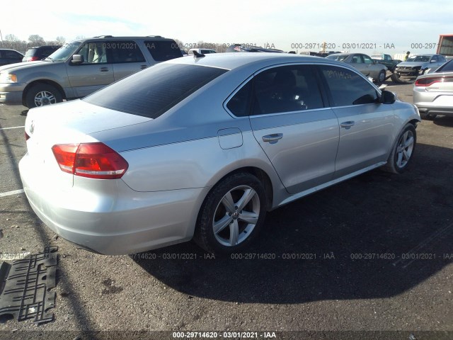 Photo 3 VIN: 1VWBP7A3XCC018883 - VOLKSWAGEN PASSAT 