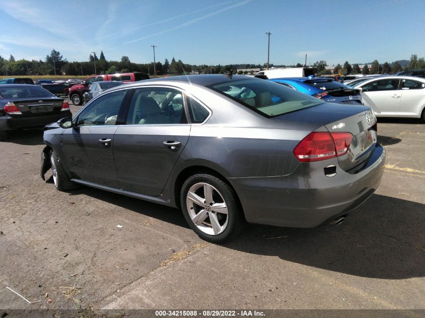 Photo 2 VIN: 1VWBP7A3XCC019063 - VOLKSWAGEN PASSAT 