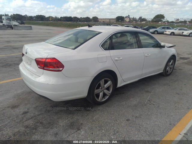 Photo 3 VIN: 1VWBP7A3XCC050698 - VOLKSWAGEN PASSAT 