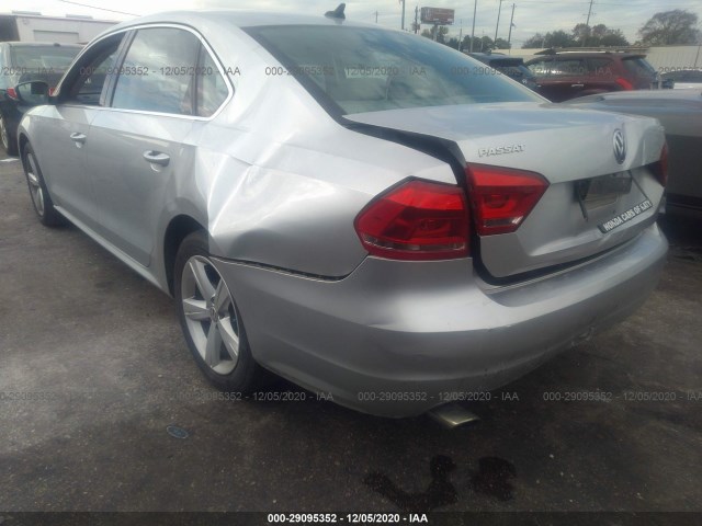 Photo 2 VIN: 1VWBS7A30EC033166 - VOLKSWAGEN PASSAT 