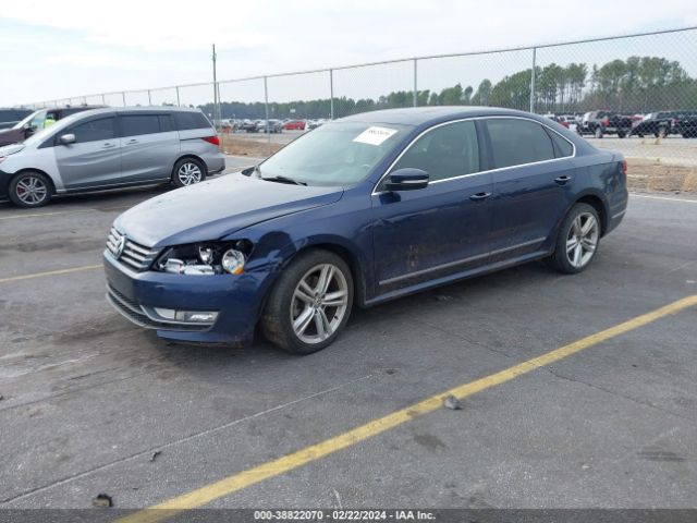 Photo 1 VIN: 1VWBS7A30FC002940 - VOLKSWAGEN PASSAT 