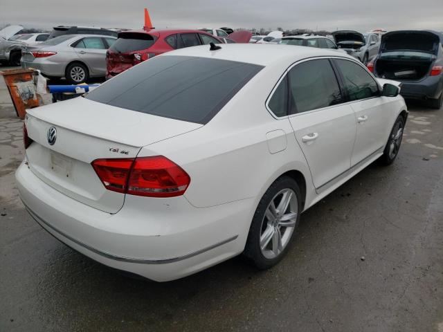 Photo 3 VIN: 1VWBS7A30FC004929 - VOLKSWAGEN PASSAT 