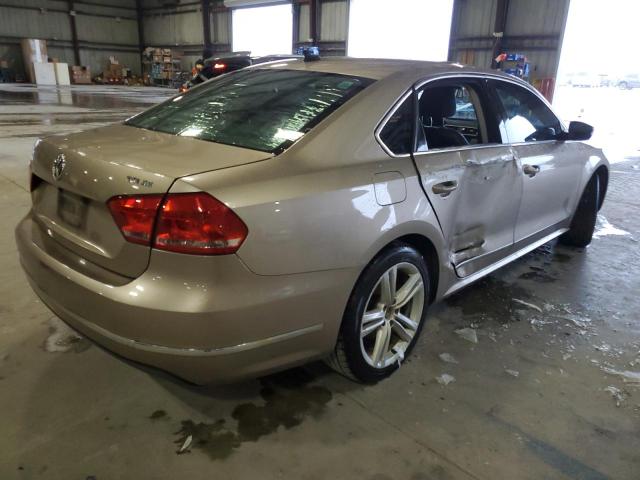 Photo 2 VIN: 1VWBS7A30FC023402 - VOLKSWAGEN PASSAT 