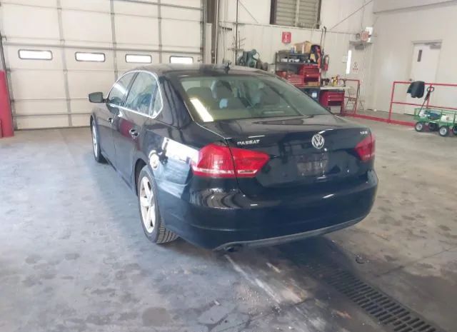 Photo 2 VIN: 1VWBS7A30FC023979 - VOLKSWAGEN PASSAT 