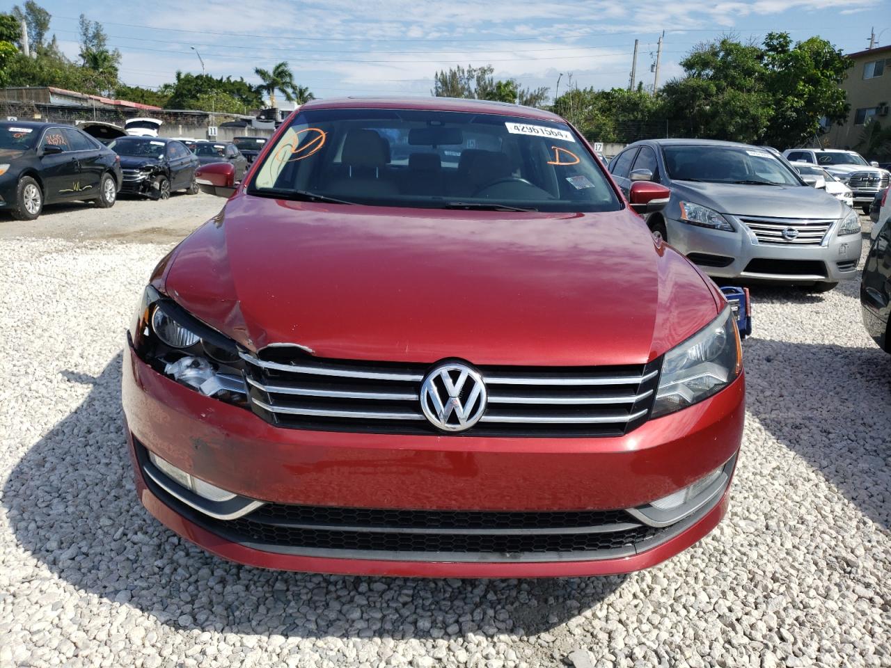 Photo 4 VIN: 1VWBS7A30FC038868 - VOLKSWAGEN PASSAT 