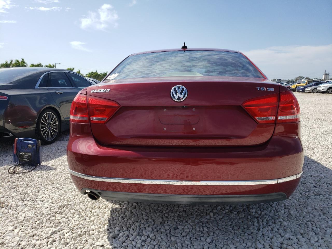 Photo 5 VIN: 1VWBS7A30FC038868 - VOLKSWAGEN PASSAT 