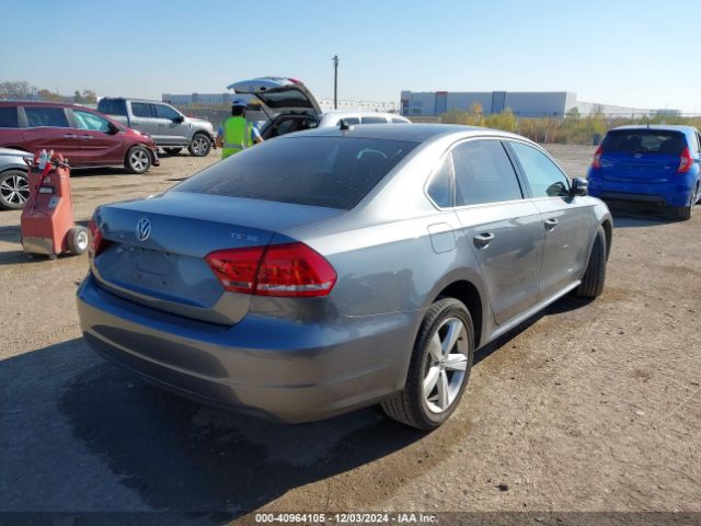 Photo 3 VIN: 1VWBS7A30FC046047 - VOLKSWAGEN PASSAT 