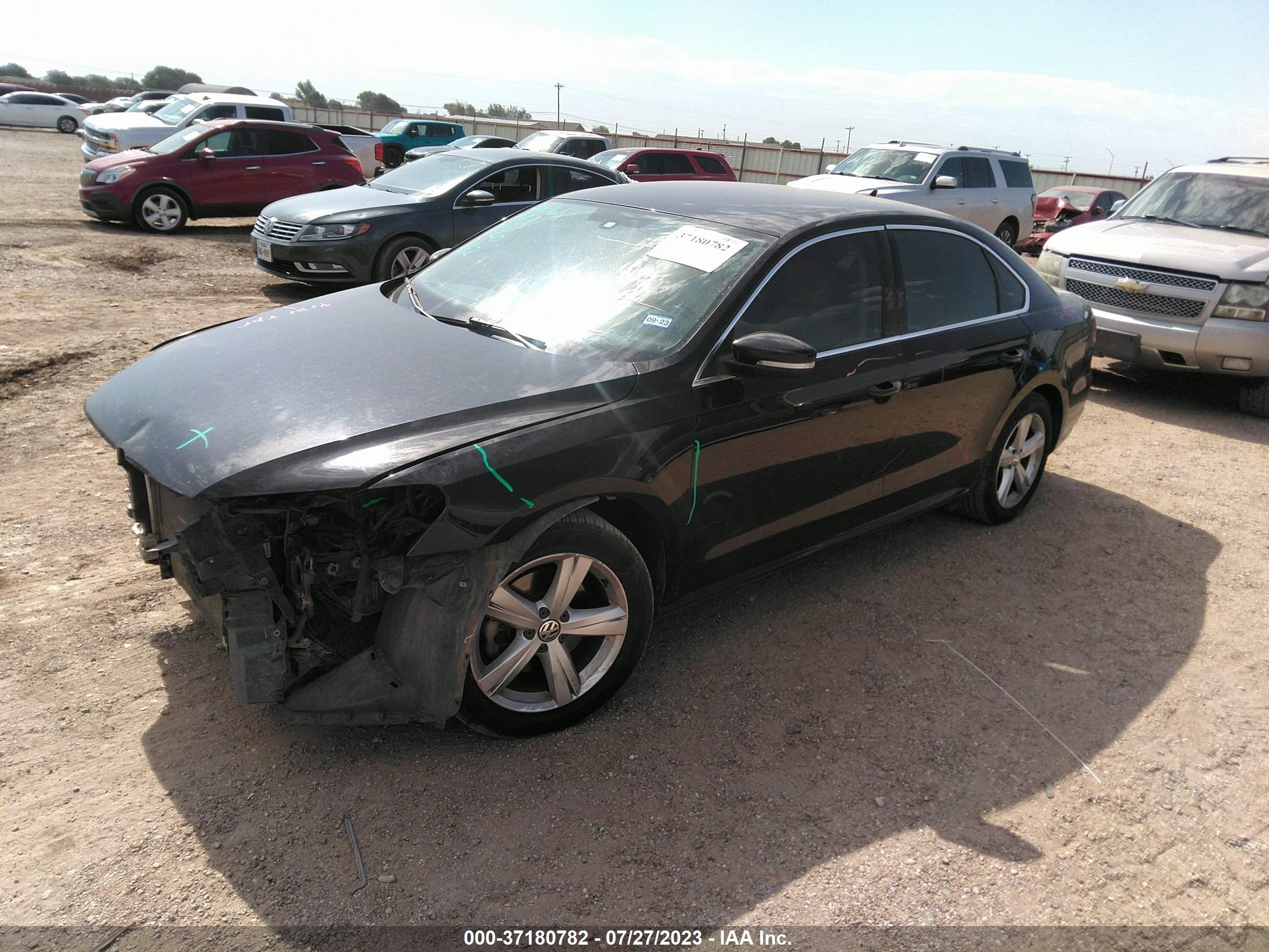 Photo 1 VIN: 1VWBS7A30FC058635 - VOLKSWAGEN PASSAT 