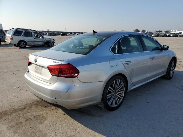 Photo 3 VIN: 1VWBS7A30FC076133 - VOLKSWAGEN PASSAT 