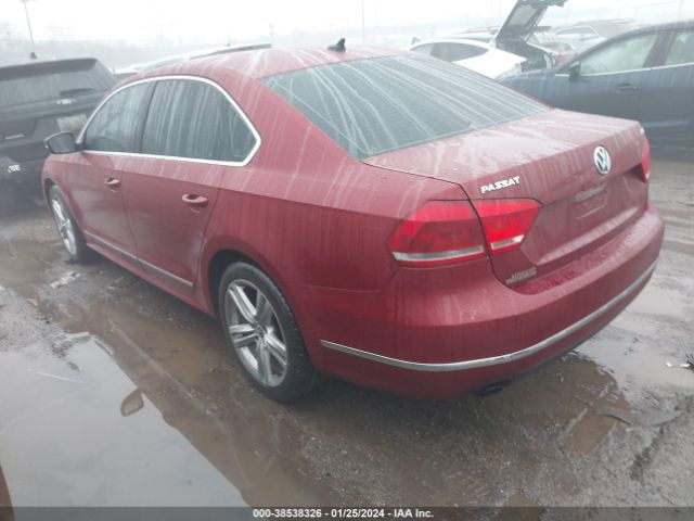 Photo 2 VIN: 1VWBS7A30FC101547 - VOLKSWAGEN PASSAT 