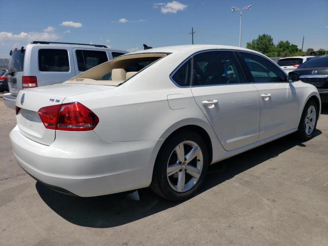 Photo 2 VIN: 1VWBS7A31EC099774 - VOLKSWAGEN PASSAT 