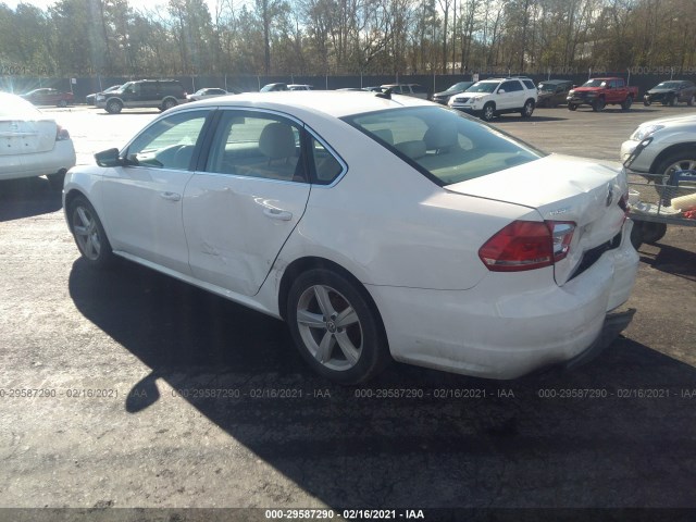 Photo 2 VIN: 1VWBS7A31EC117626 - VOLKSWAGEN PASSAT 