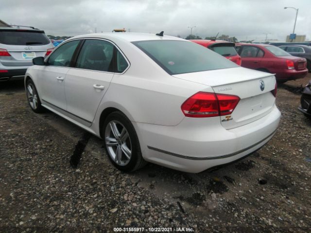 Photo 2 VIN: 1VWBS7A31FC025904 - VOLKSWAGEN PASSAT 