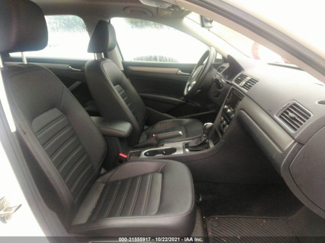 Photo 4 VIN: 1VWBS7A31FC025904 - VOLKSWAGEN PASSAT 