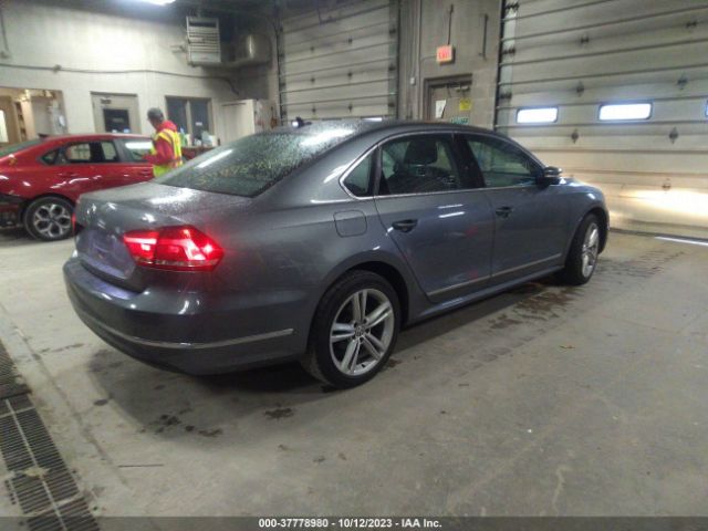 Photo 3 VIN: 1VWBS7A31FC043903 - VOLKSWAGEN PASSAT 